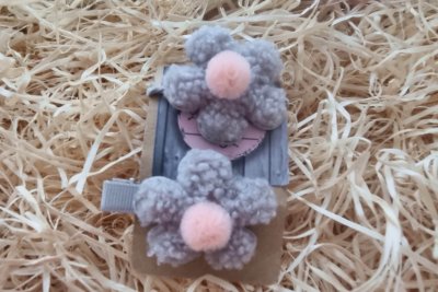 Szürke virágos hajgumi / hajcsat