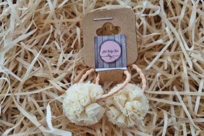 Bézs pompom hajgumi