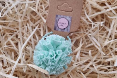 Türkíz pompom hajgumi