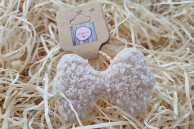 Bézs masnis hajgumi 