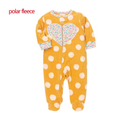 Mustár fleece fehér pöttyös szivecskés pizsama