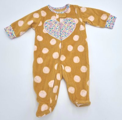 Mustár fleece fehér pöttyös szivecskés pizsama